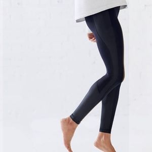 ADAY brakes on leggings